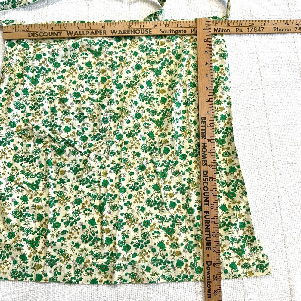 VTG‎ 70s Cottagecore Floral Apron Green Prairie Tie Waist Handmade
